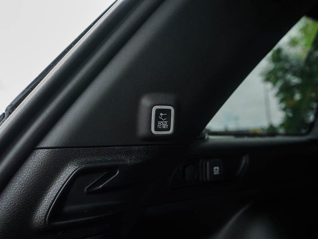 New 2025 Jeep Grand Cherokee Laredo X w/ Luxury Tech Group I image 8