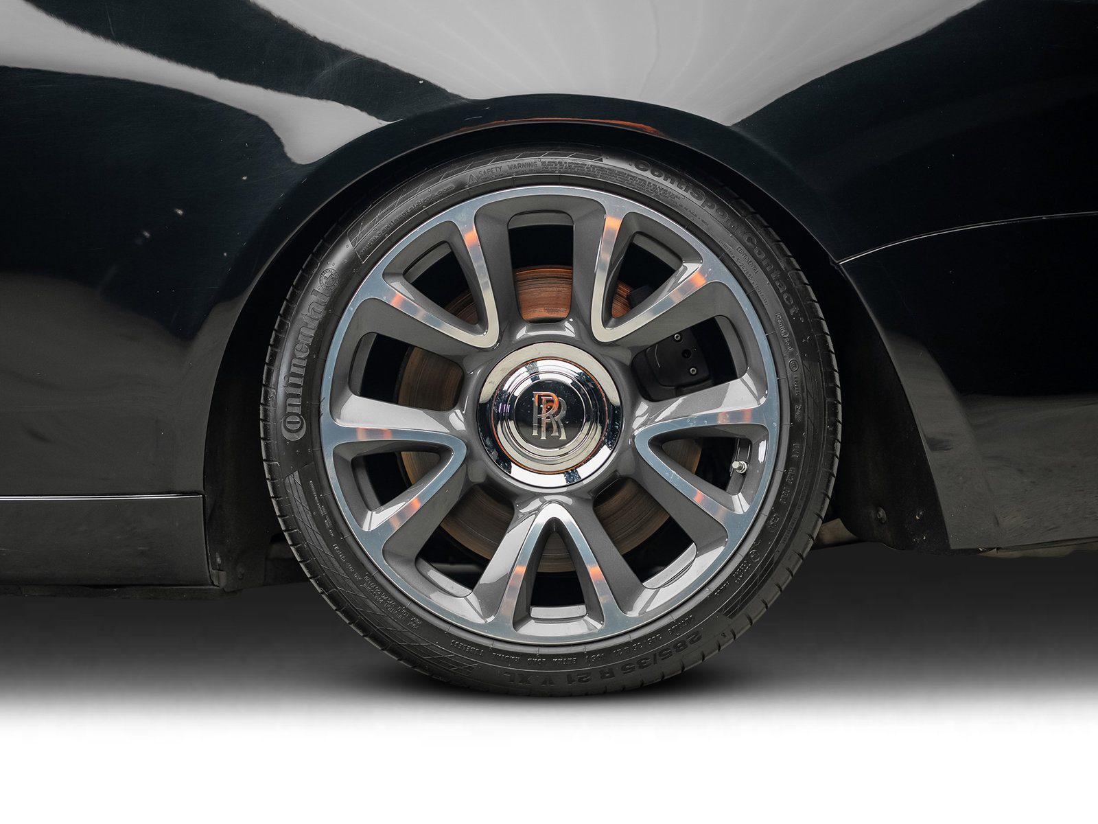 Used 2016 Rolls-Royce Wraith RWD image 20
