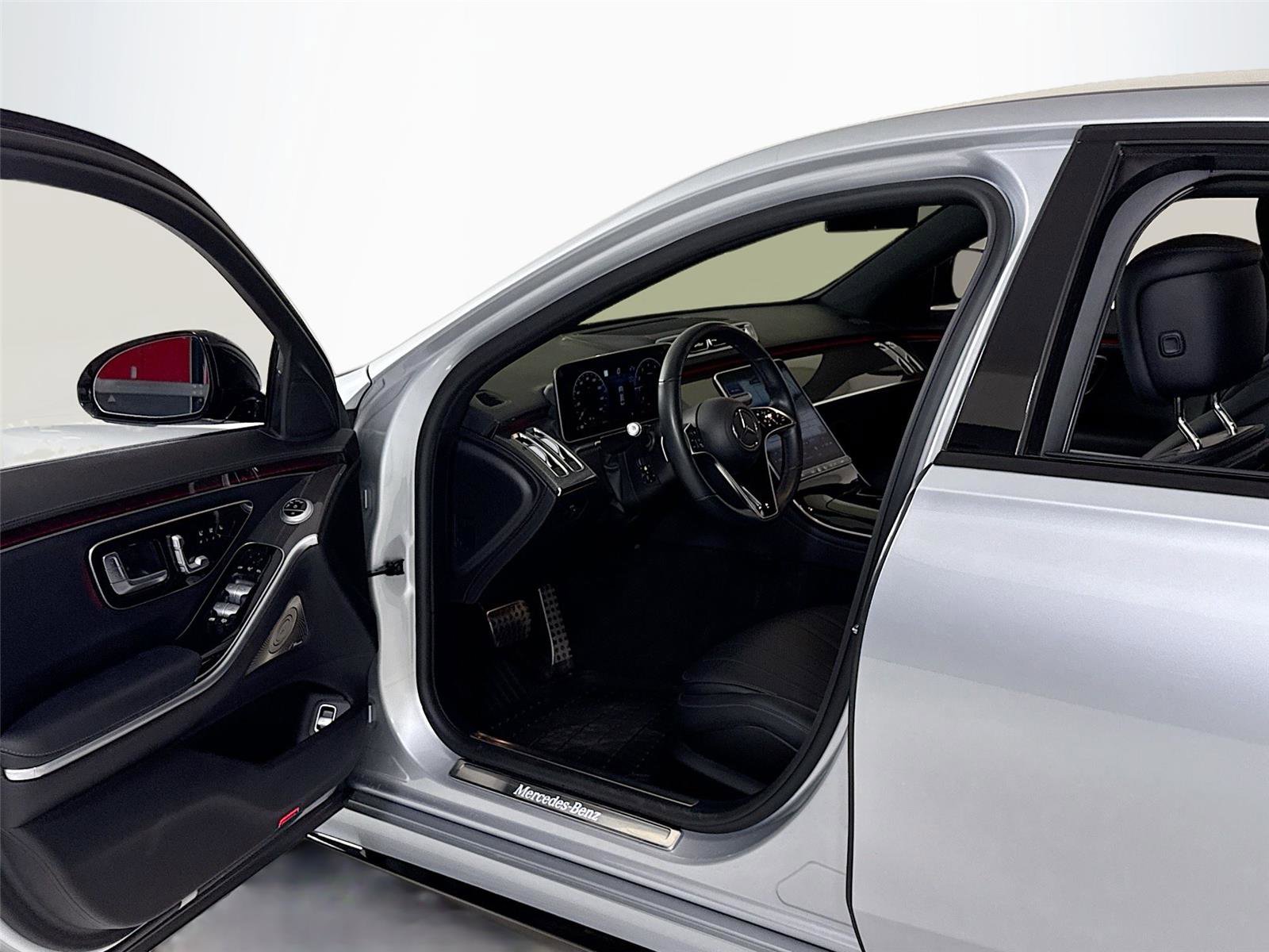 Used 2023 Mercedes-Benz S 500 4MATIC w/ AMG Line image 12