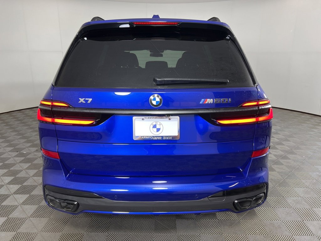 Used 2025 BMW X7 M60i w/ Climate Comfort Package image 8