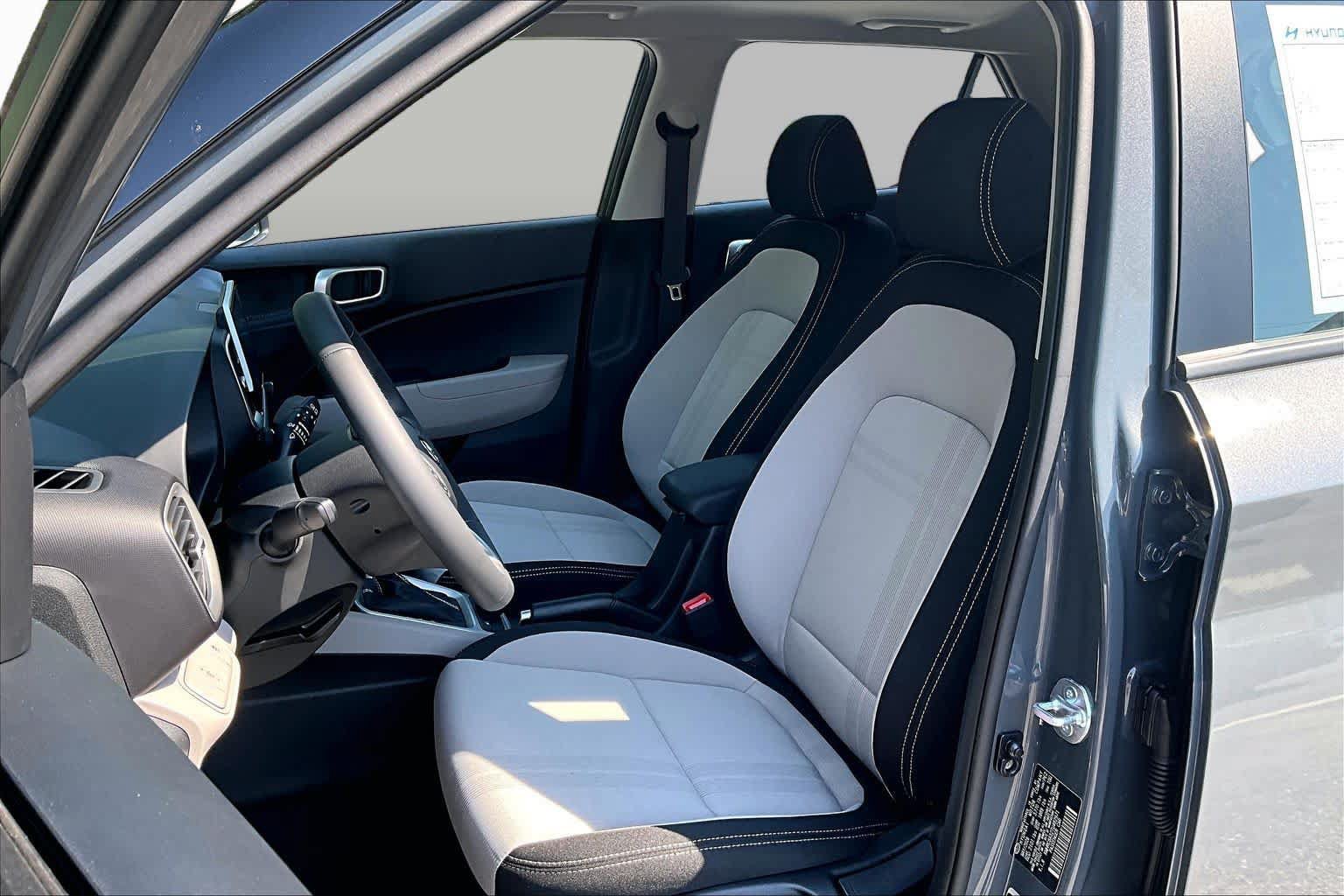 New 2026 Hyundai Venue SEL FWD image 15