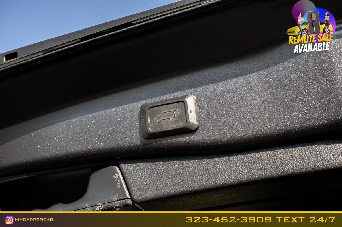 Used 2021 Toyota RAV4 XLE Premium FWD image 17