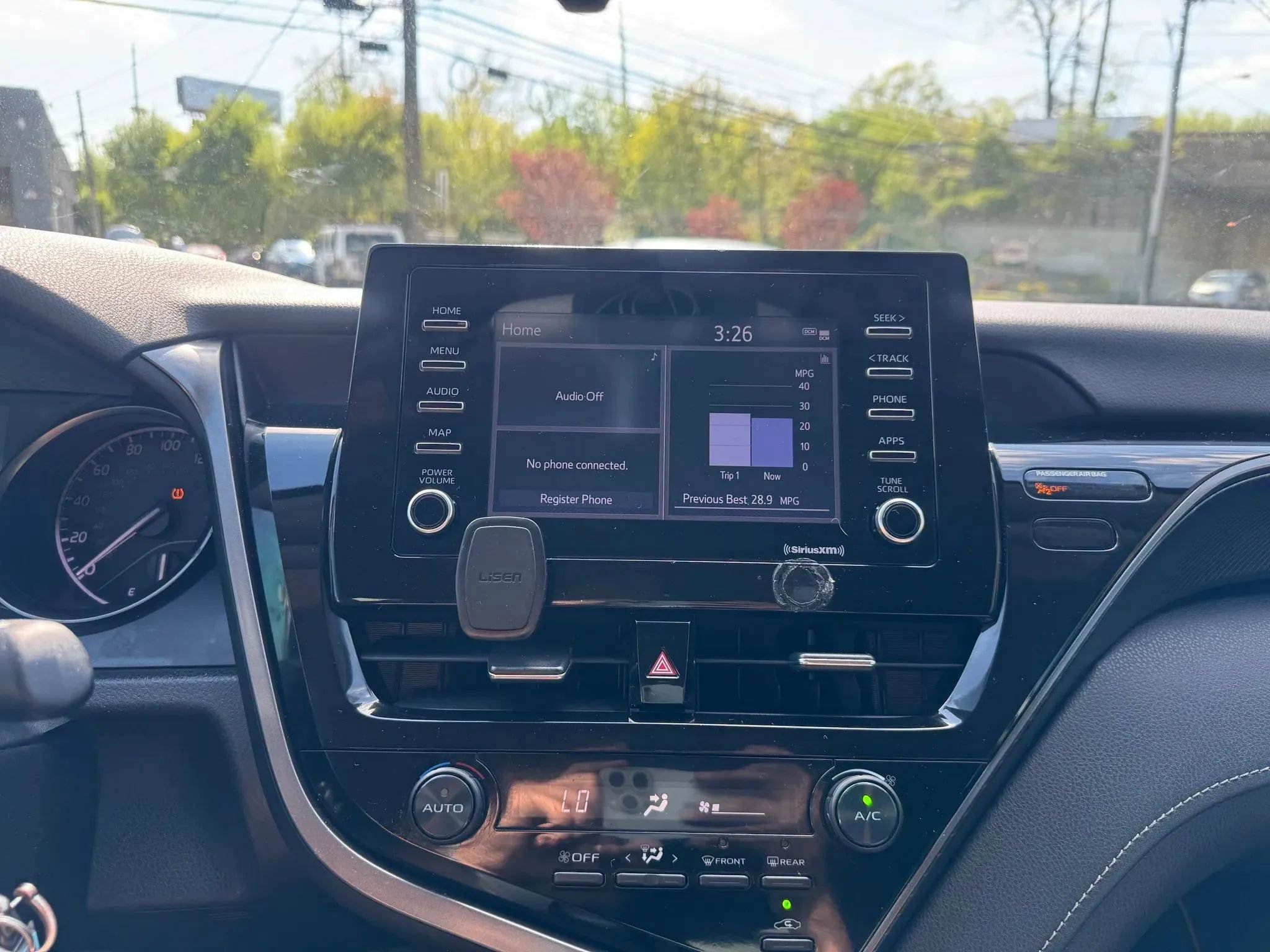 Used 2021 Toyota Camry SE FWD image 16