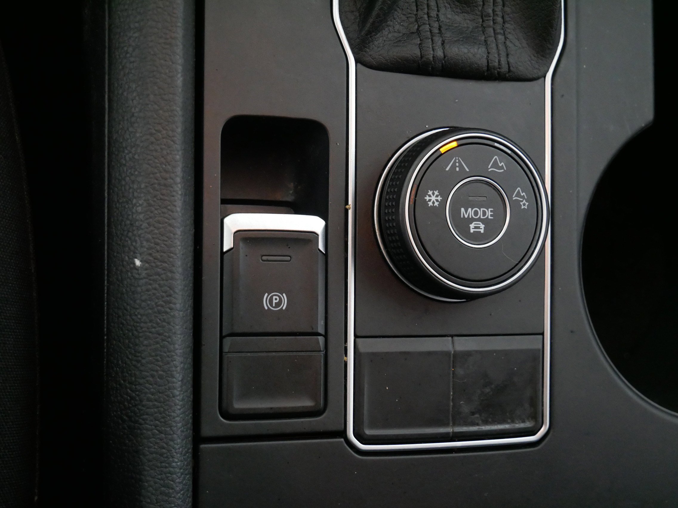 Used 2018 Volkswagen Atlas Launch Edition image 30