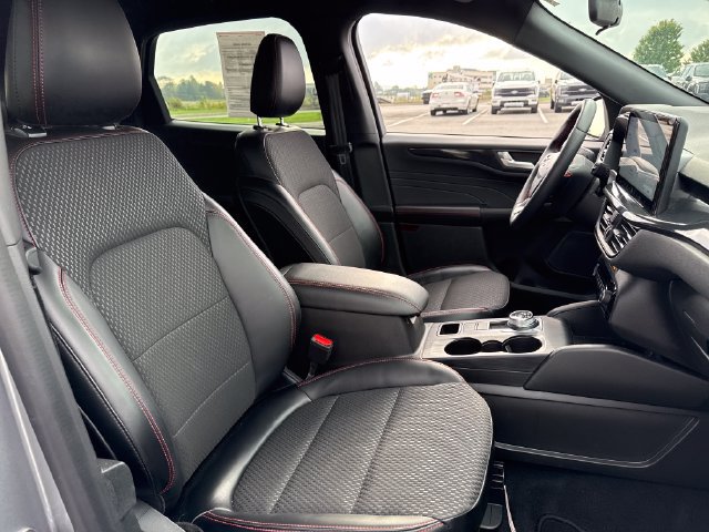 Used 2024 Ford Escape ST-Line w/ Tech Pack #1 AWD/4WD image 14