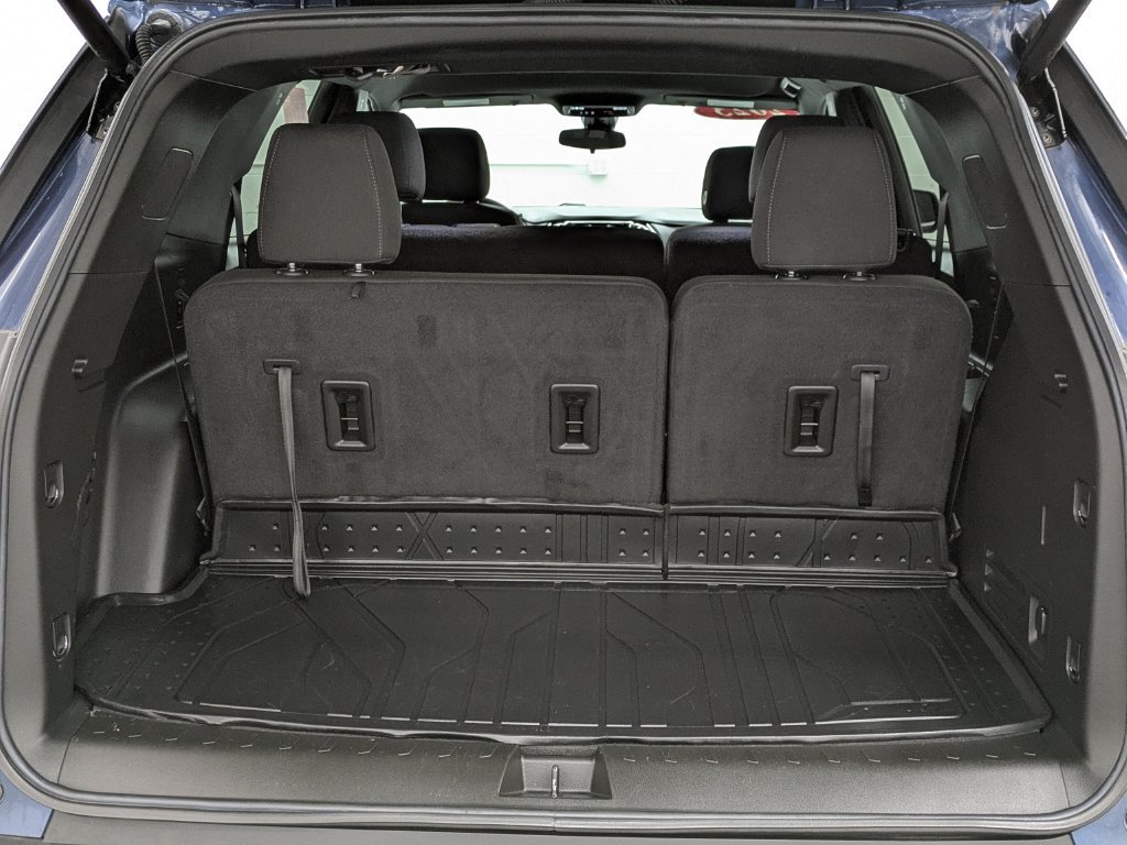 Used 2023 Chevrolet Traverse LT w/ LPO, Floor Liner Package AWD/4WD image 16