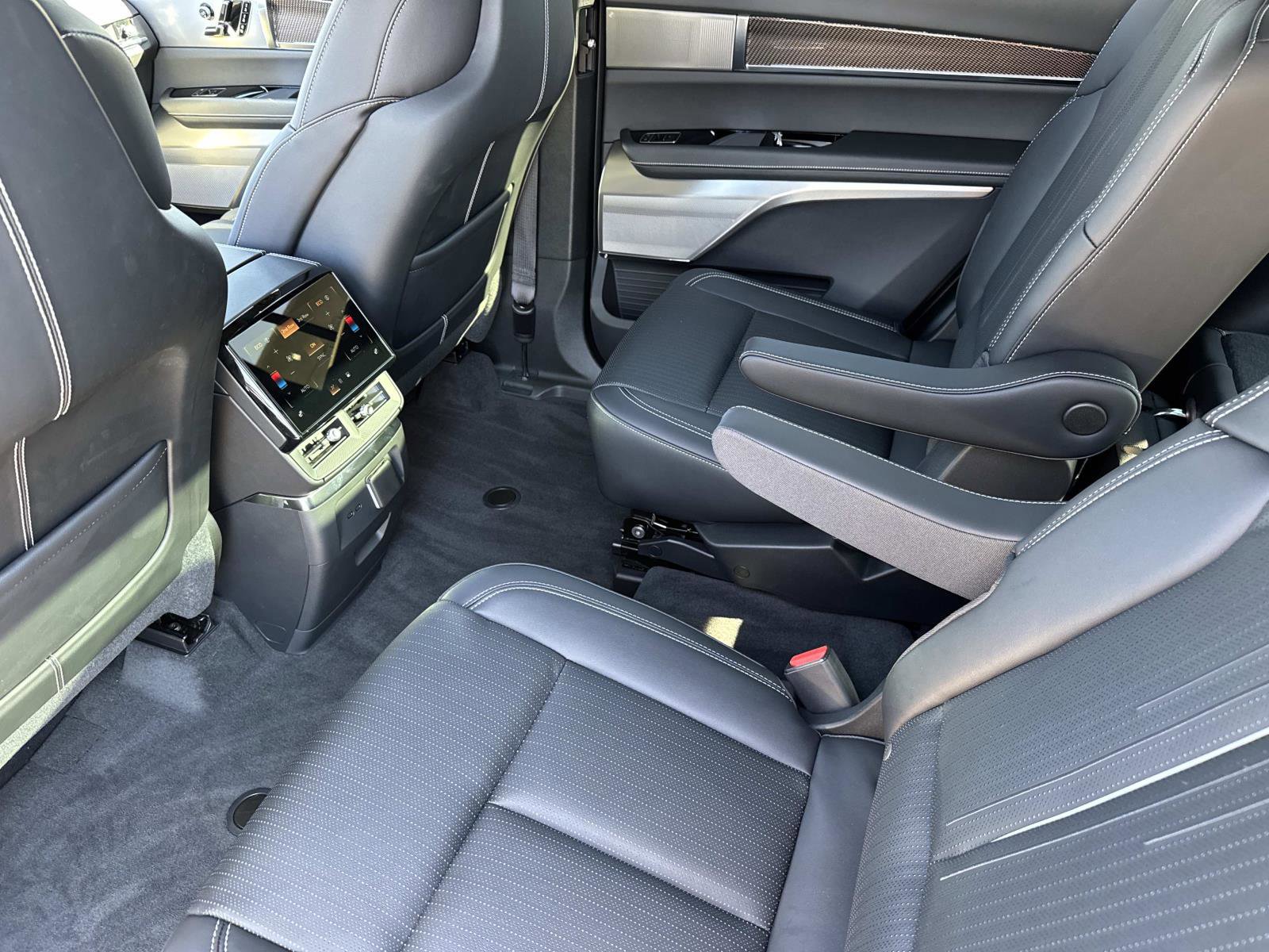 New 2026 Cadillac Vistiq Sport w/ LPO, Floor Liner Package image 13