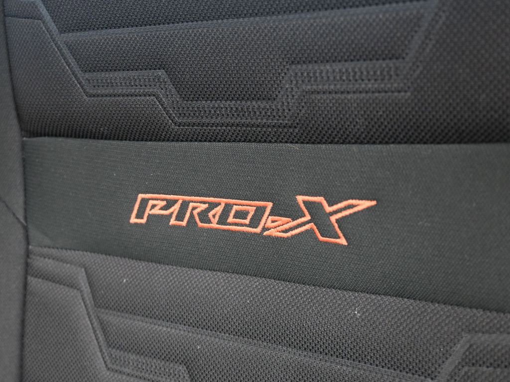 Used 2022 Nissan Frontier Pro-X image 11