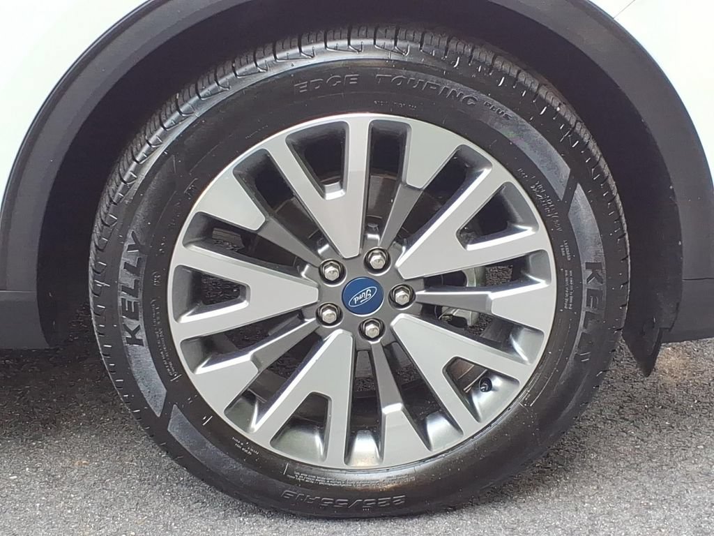 Used 2022 Ford Escape Titanium AWD/4WD image 4