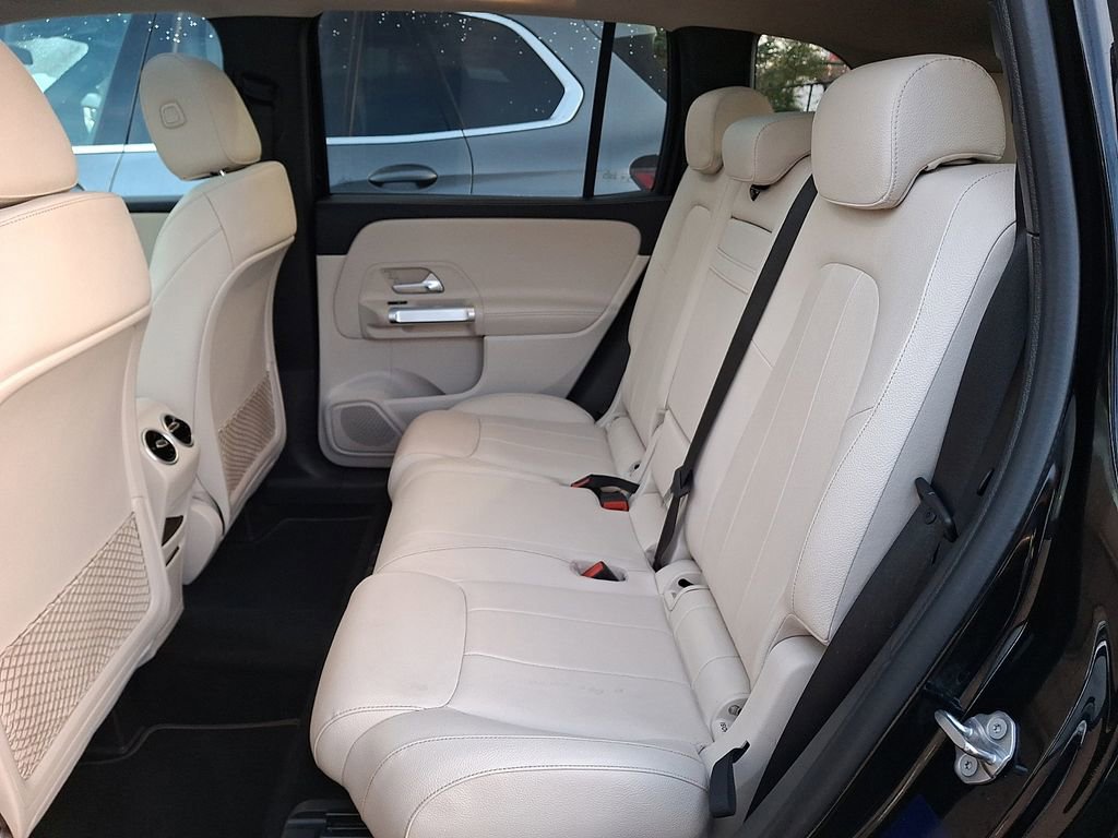 Used 2023 Mercedes-Benz GLB 250 4MATIC image 7