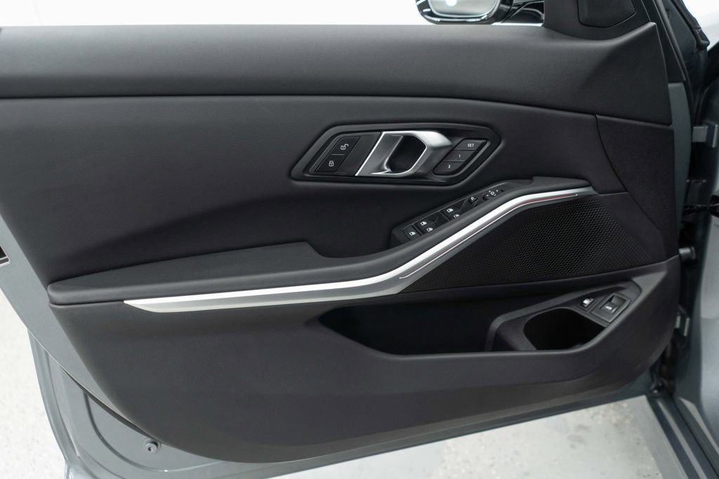 Used 2024 BMW 330e xDrive image 13