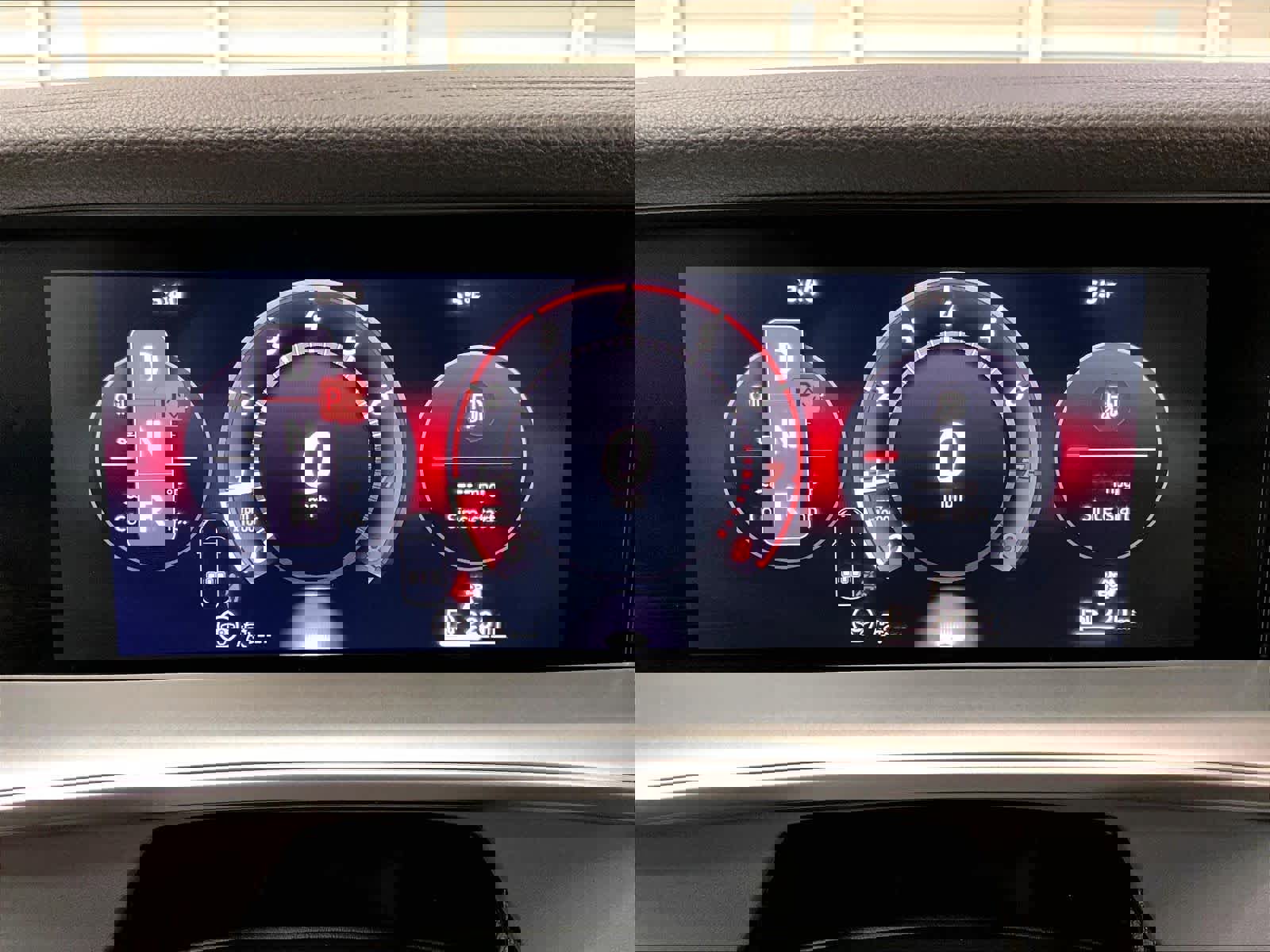 Certified 2025 Volkswagen Tiguan SE FWD image 22