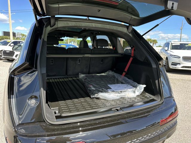 New 2026 Audi SQ7 Prestige image 10