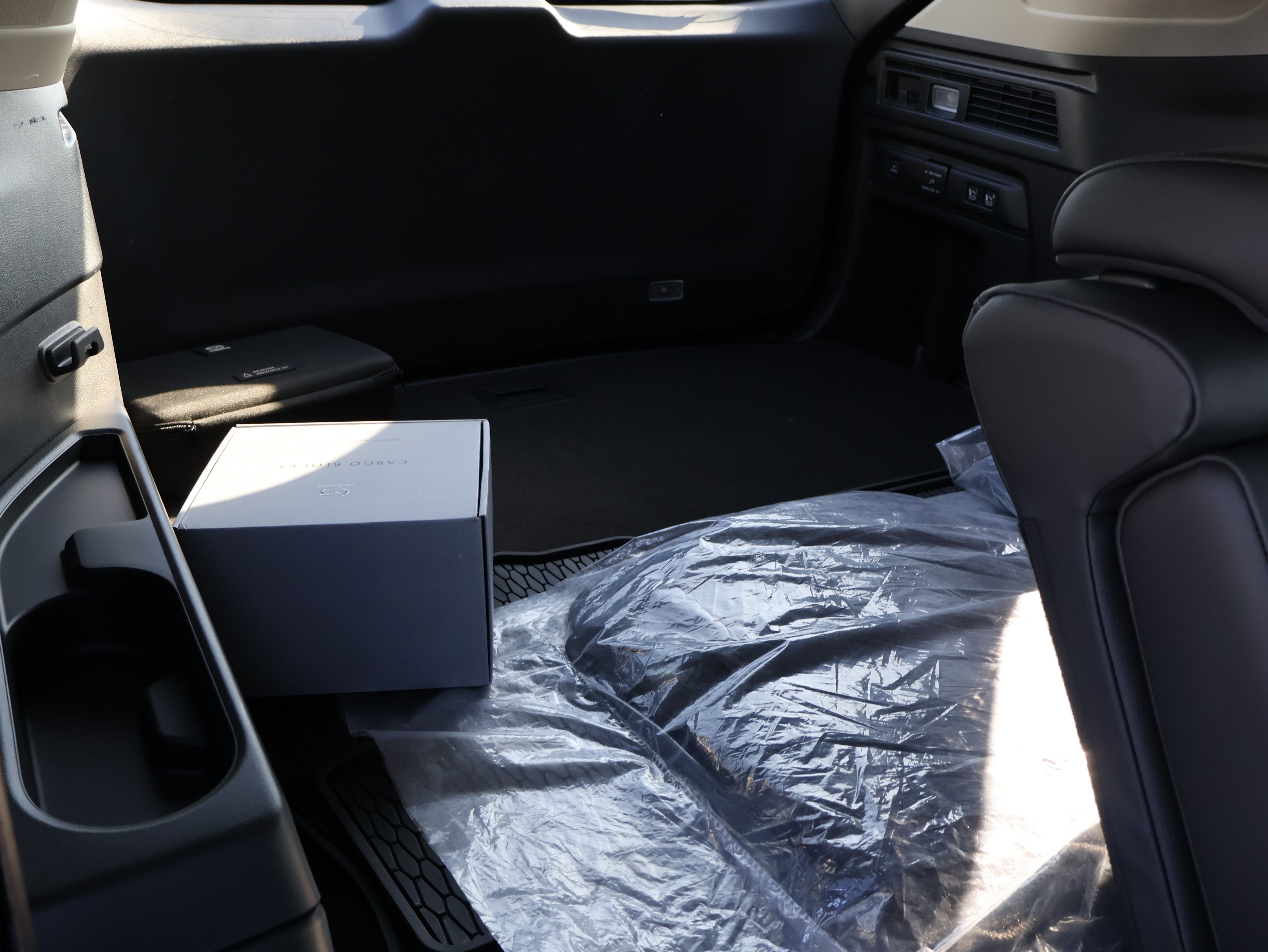 Certified 2025 MAZDA CX-70 Plug-In Hybrid w/ Premium Pkg image 14