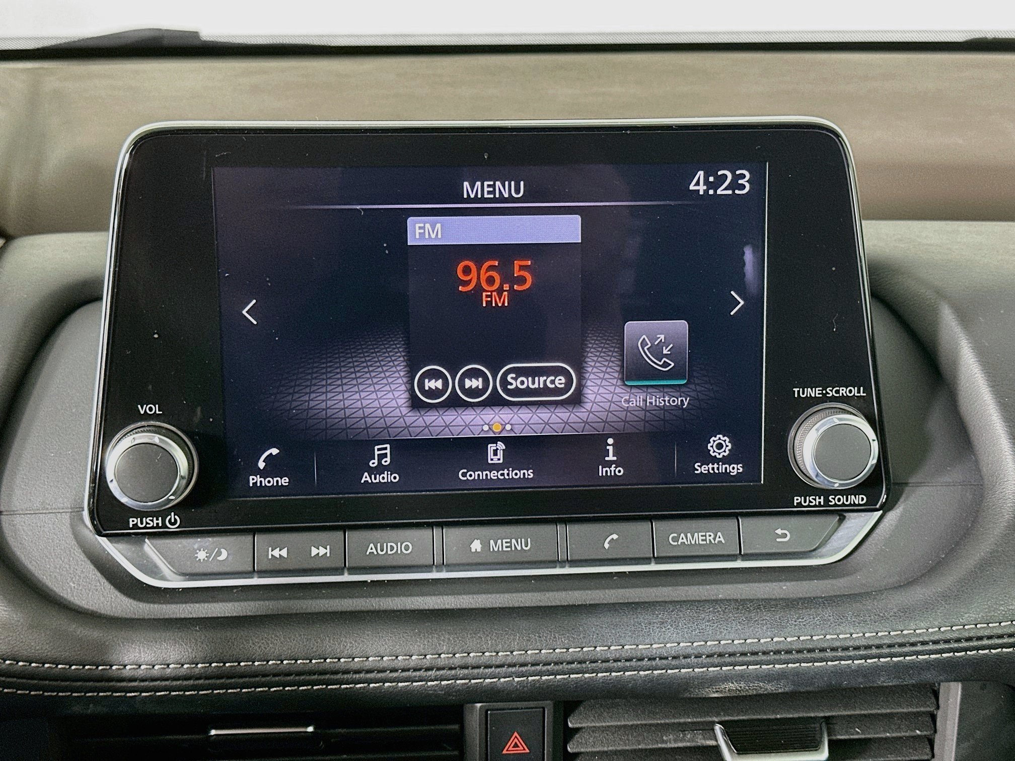 Used 2023 Nissan Rogue S FWD image 19