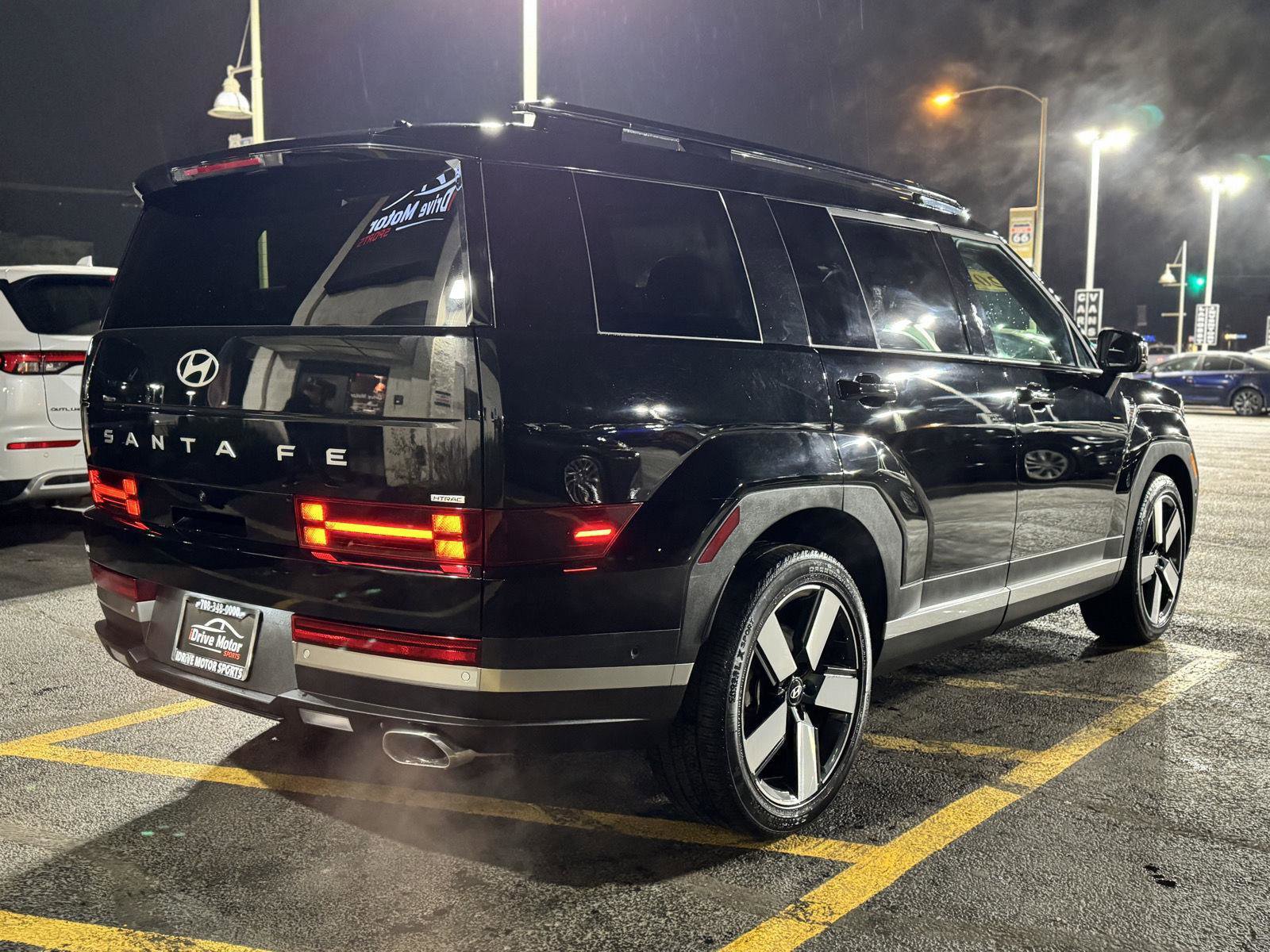 Used 2024 Hyundai Santa Fe Limited image 16