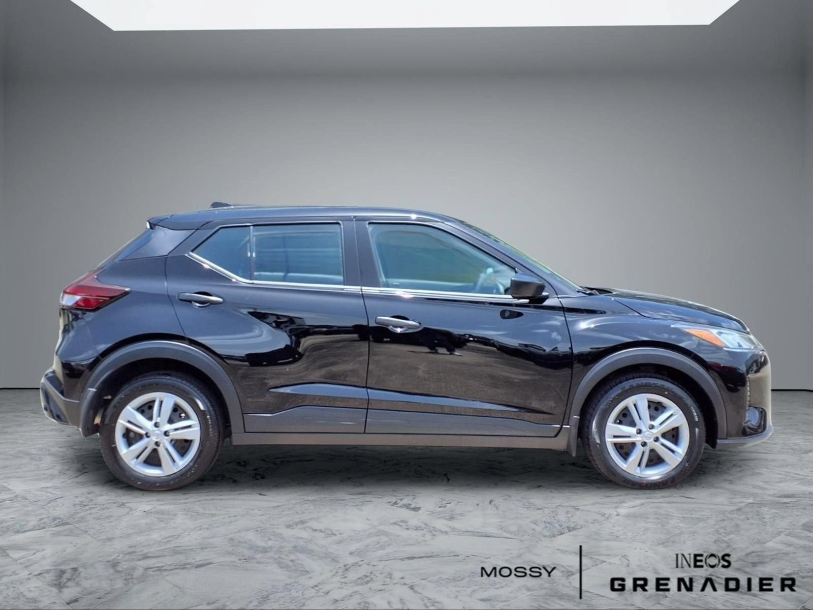 Used 2024 Nissan Kicks S FWD image 8