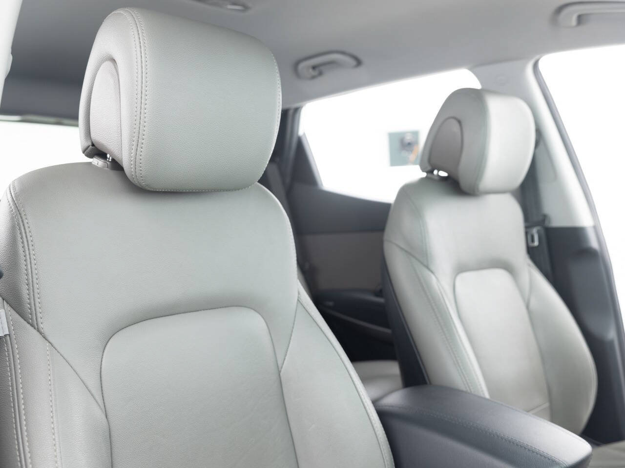 Used 2016 Hyundai Santa Fe Sport FWD image 26