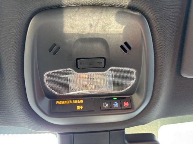 Used 2025 Buick Envista Preferred w/ Advanced Safety Package image 21