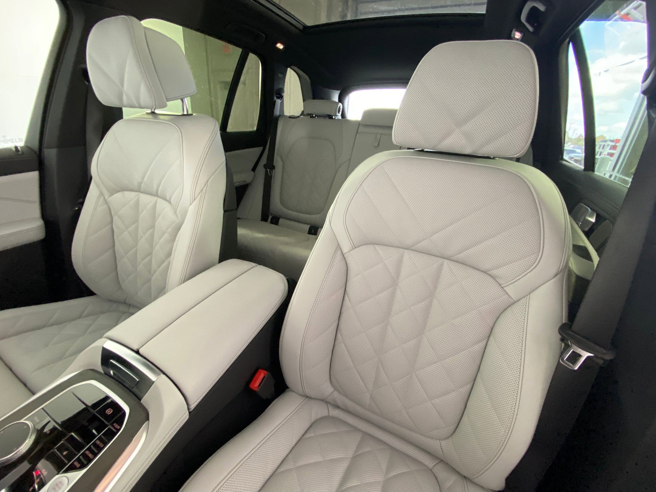 New 2026 BMW X5 sDrive40i w/ Climate Comfort Package image 22