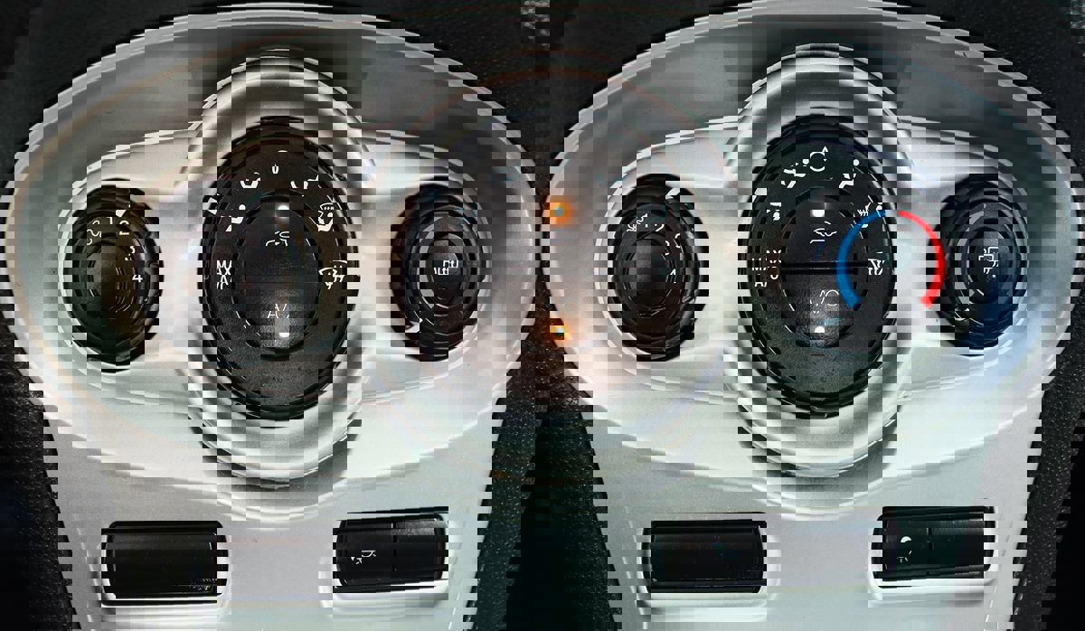 Used 2018 Ford Fiesta SE FWD image 44