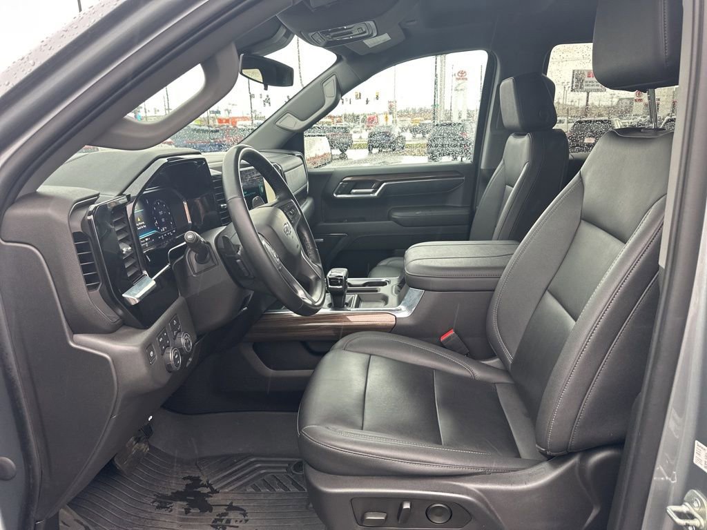 Used 2023 Chevrolet Silverado 1500 LT Trail Boss w/ Convenience Package II image 11