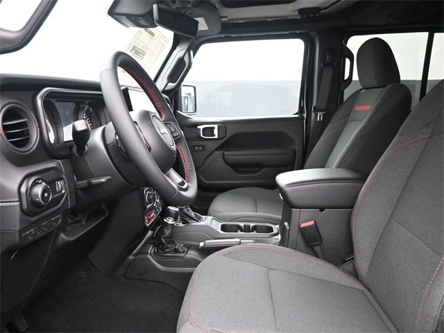 Used 2024 Jeep Wrangler Unlimited Rubicon w/ Technology Group image 17