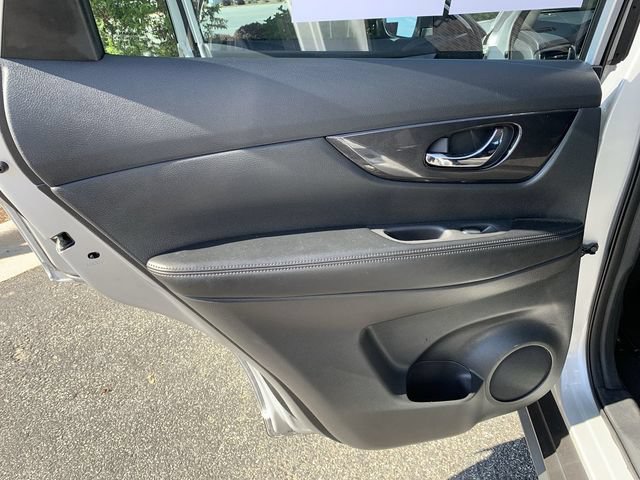 Used 2017 Nissan Rogue S FWD image 15