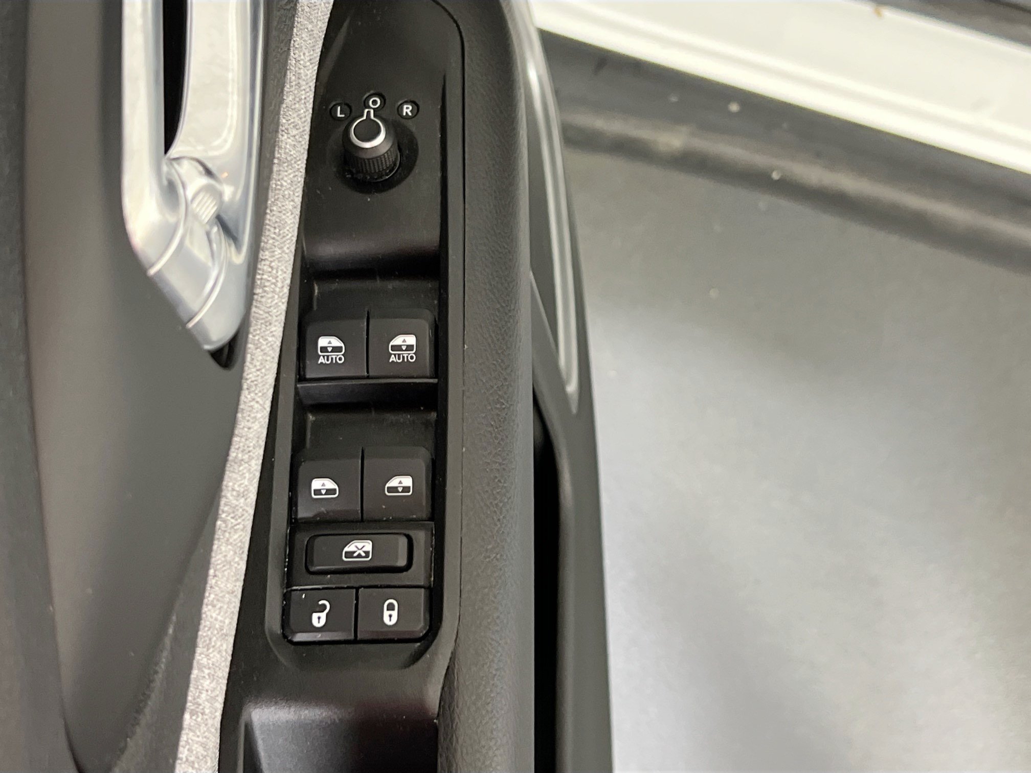 Used 2022 Jeep Compass Latitude AWD/4WD image 17