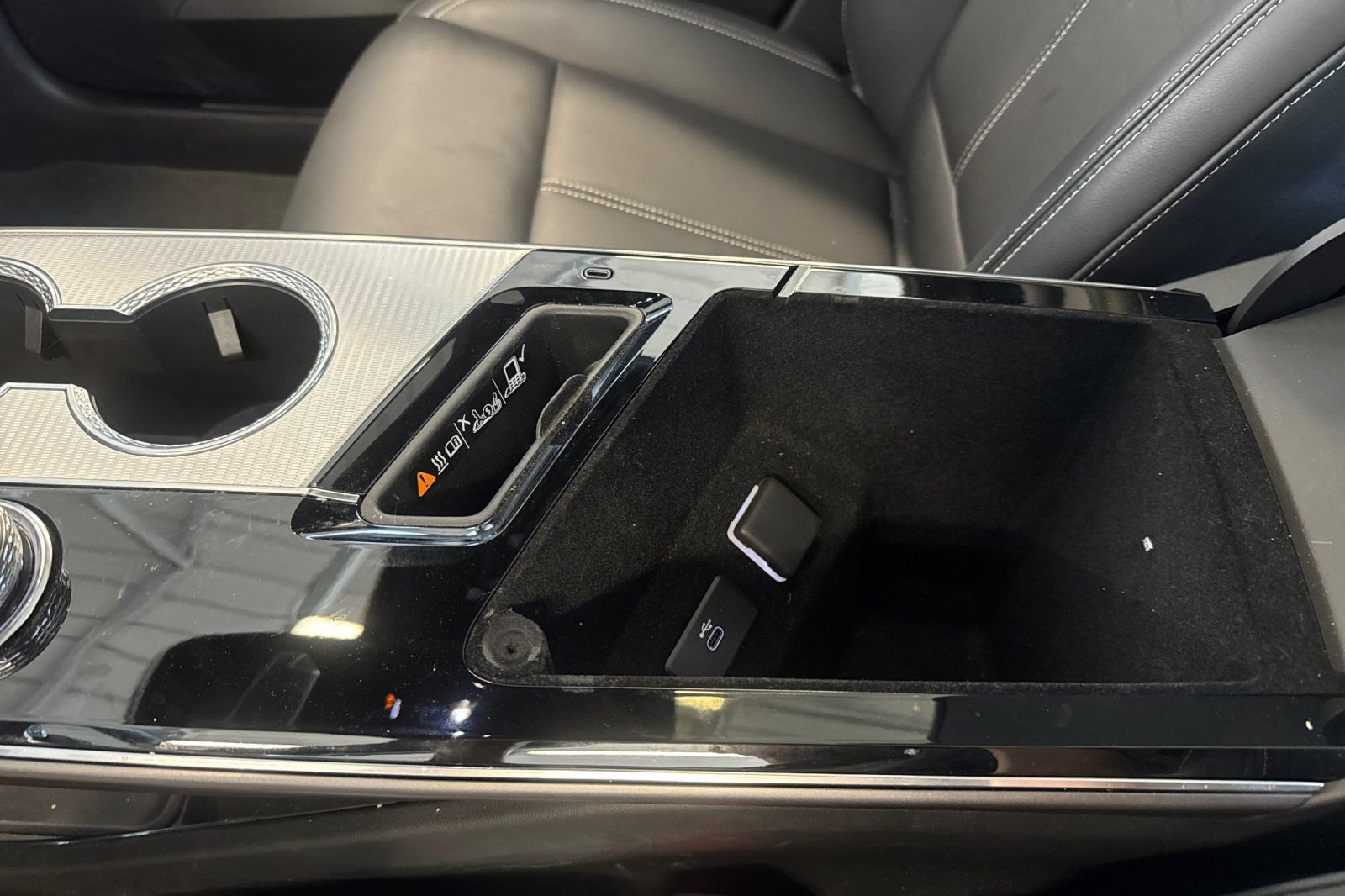 Certified 2024 Cadillac Lyriq Tech RWD image 30