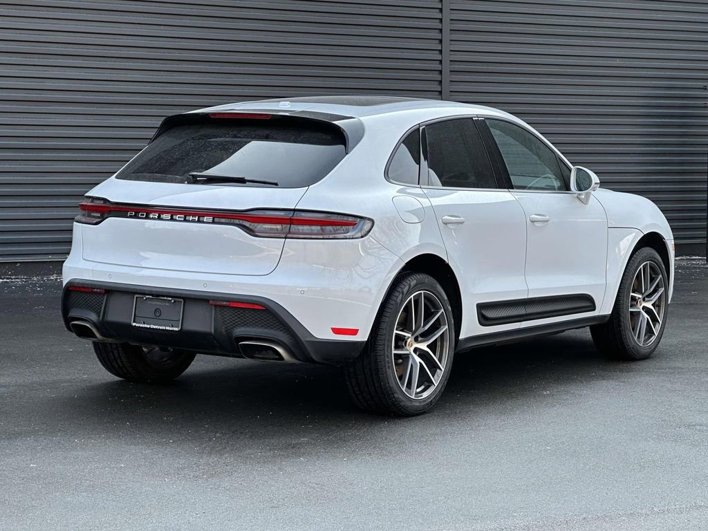 Certified 2025 Porsche Macan image 5
