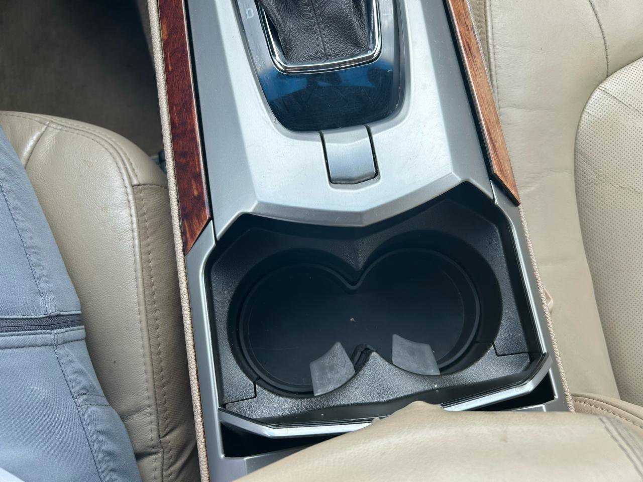 Used 2010 Cadillac CTS Luxury RWD image 24