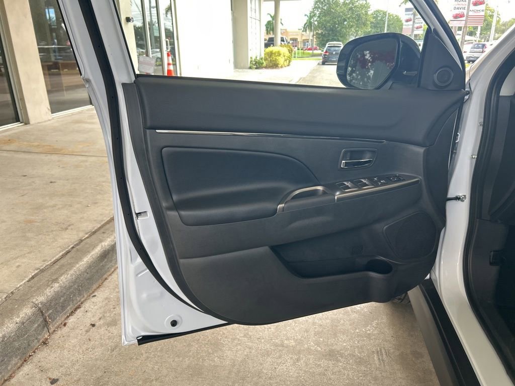 New 2025 Mitsubishi Outlander Sport SE image 30