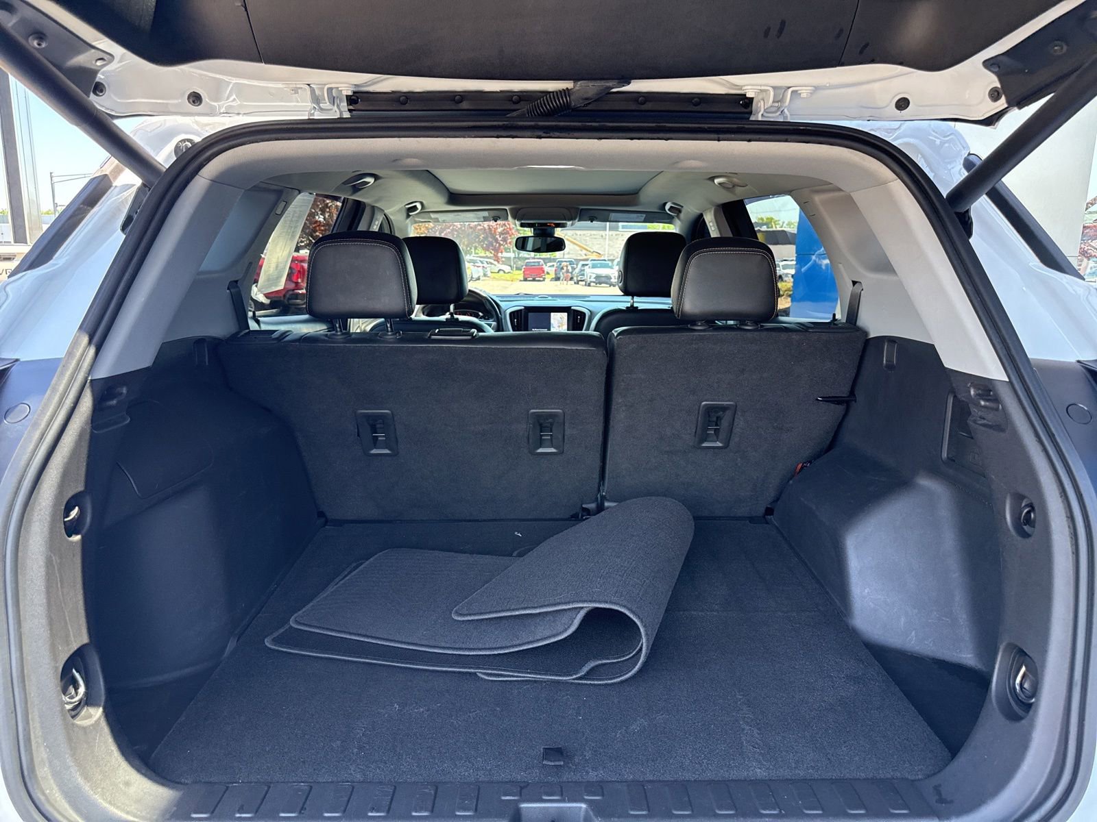 Used 2021 GMC Terrain SLT w/ Infotainment Package II AWD/4WD image 14