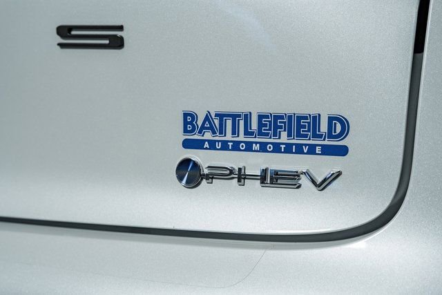 New 2026 Toyota Prius Plug-In Hybrid FWD image 9