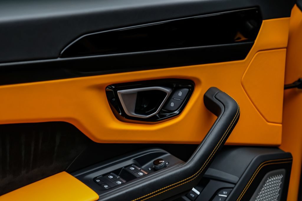 Used 2022 Lamborghini Urus AWD/4WD image 53