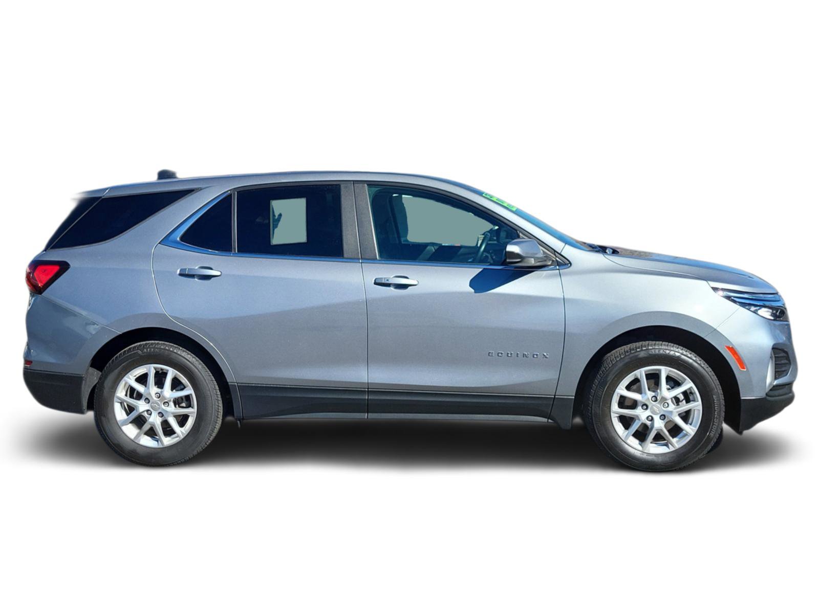 Used 2023 Chevrolet Equinox LT image 2