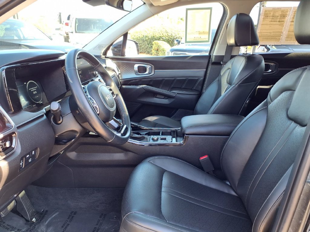 Certified 2023 Kia Sorento SX FWD image 6