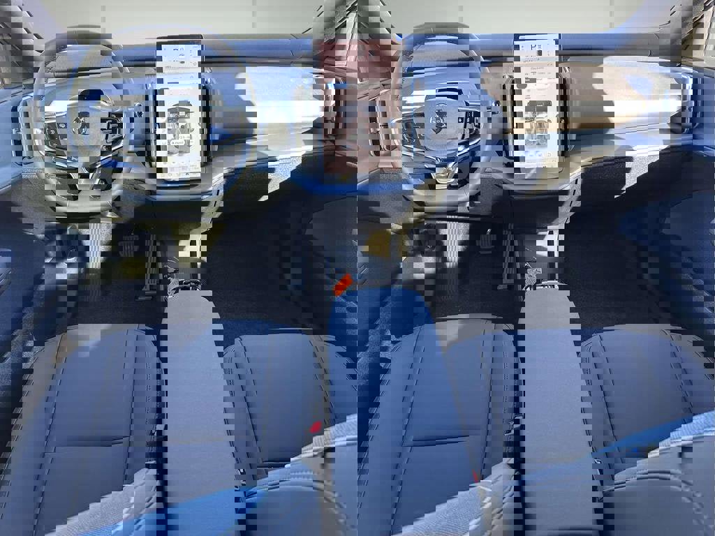 New 2026 Volvo EX30 Plus w/ Protection Package Premier image 2