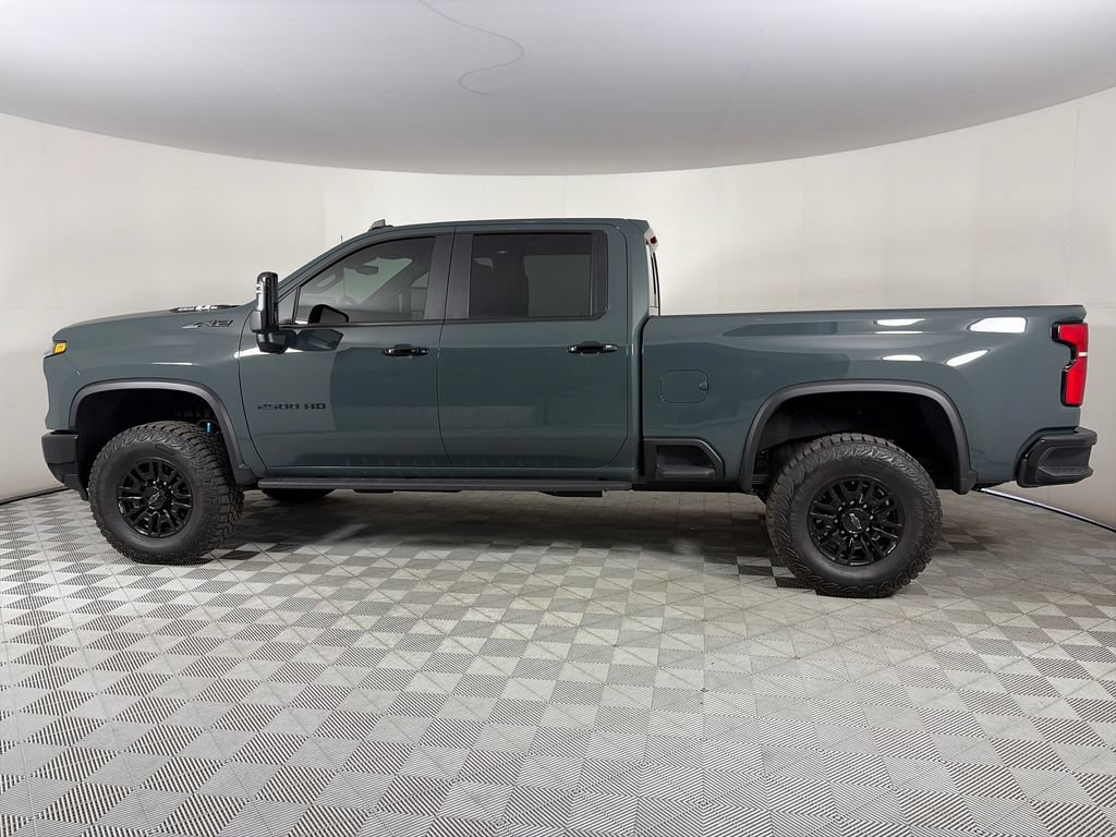 Used 2026 Chevrolet Silverado 2500 ZR2 w/ LPO, Dark Essentials Package AWD/4WD image 4