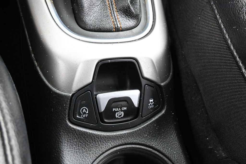Used 2020 Jeep Compass Latitude FWD image 22