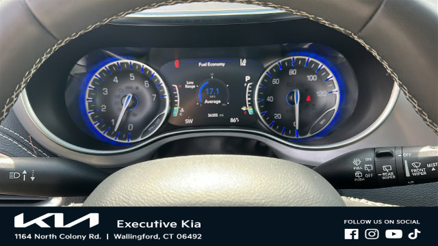 Used 2025 Chrysler Pacifica Limited FWD image 13