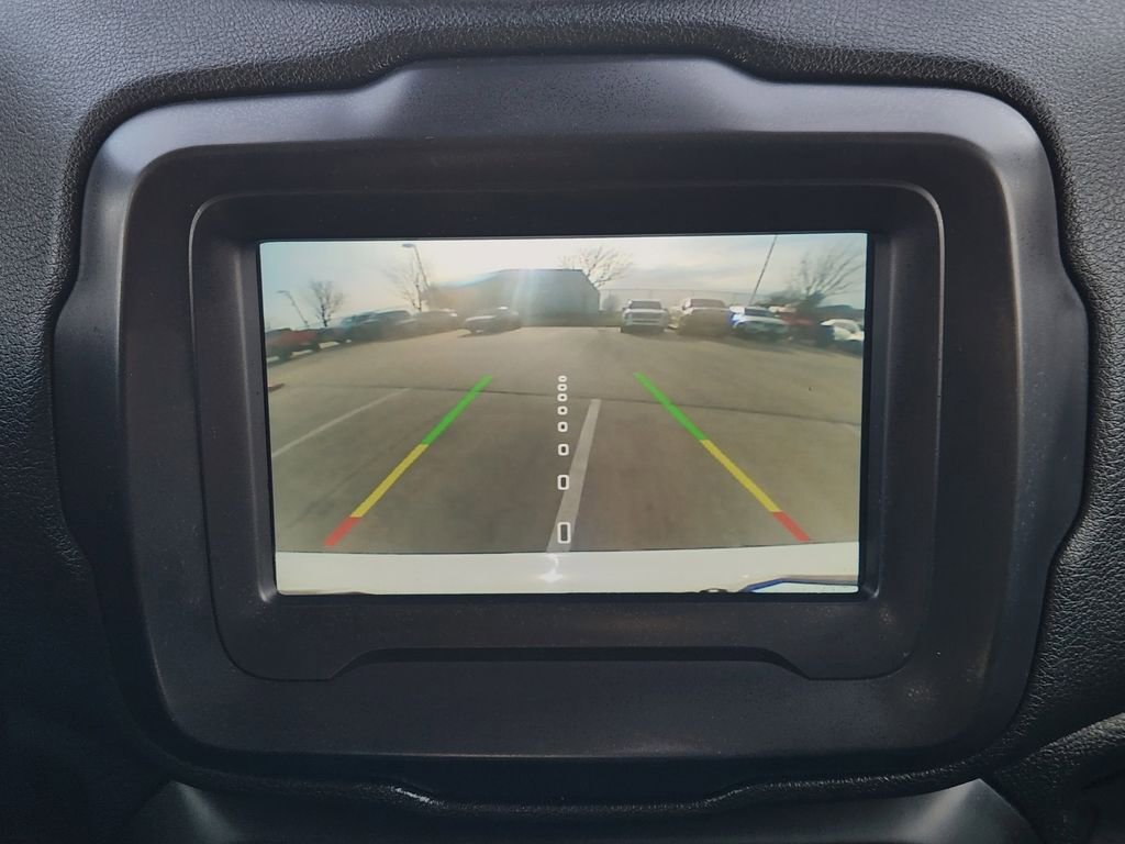 Used 2018 Jeep Renegade Altitude FWD image 19