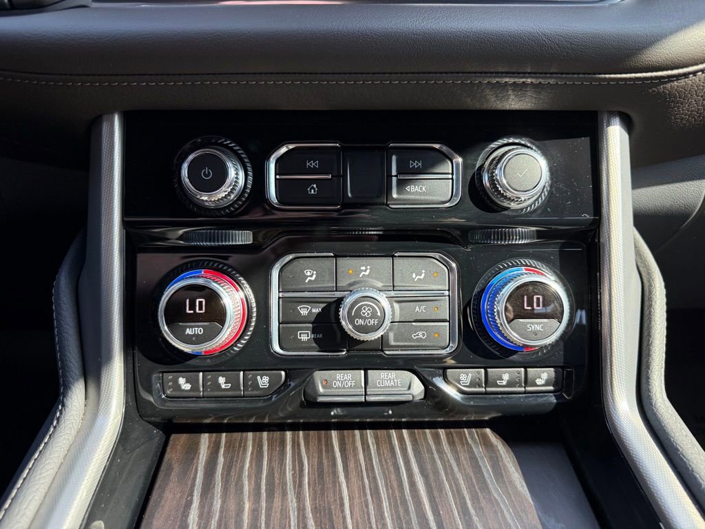 Used 2023 GMC Yukon Denali AWD/4WD image 30
