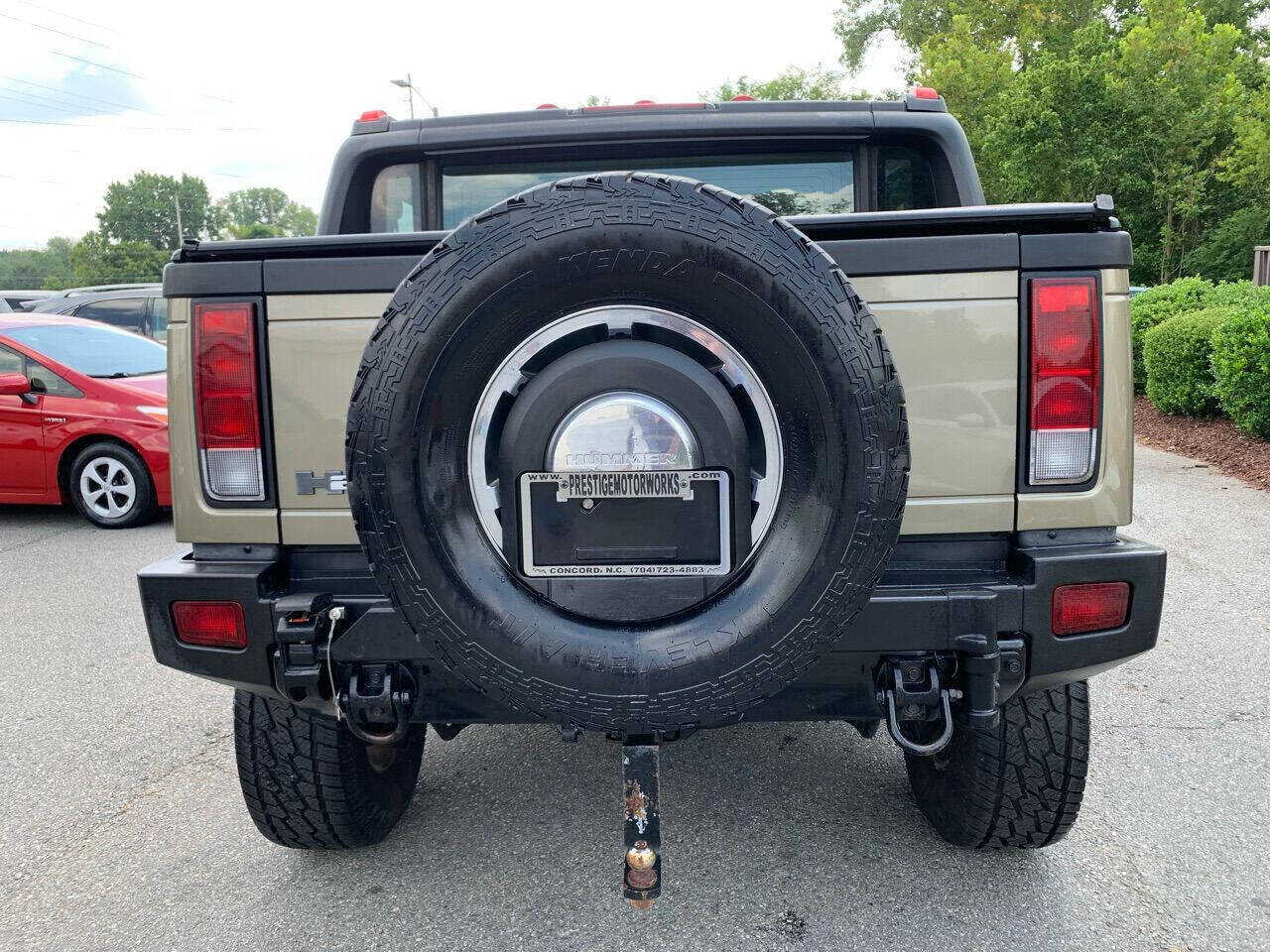 Used 2005 HUMMER H2 SUT w/ Preferred Equipment Group image 5