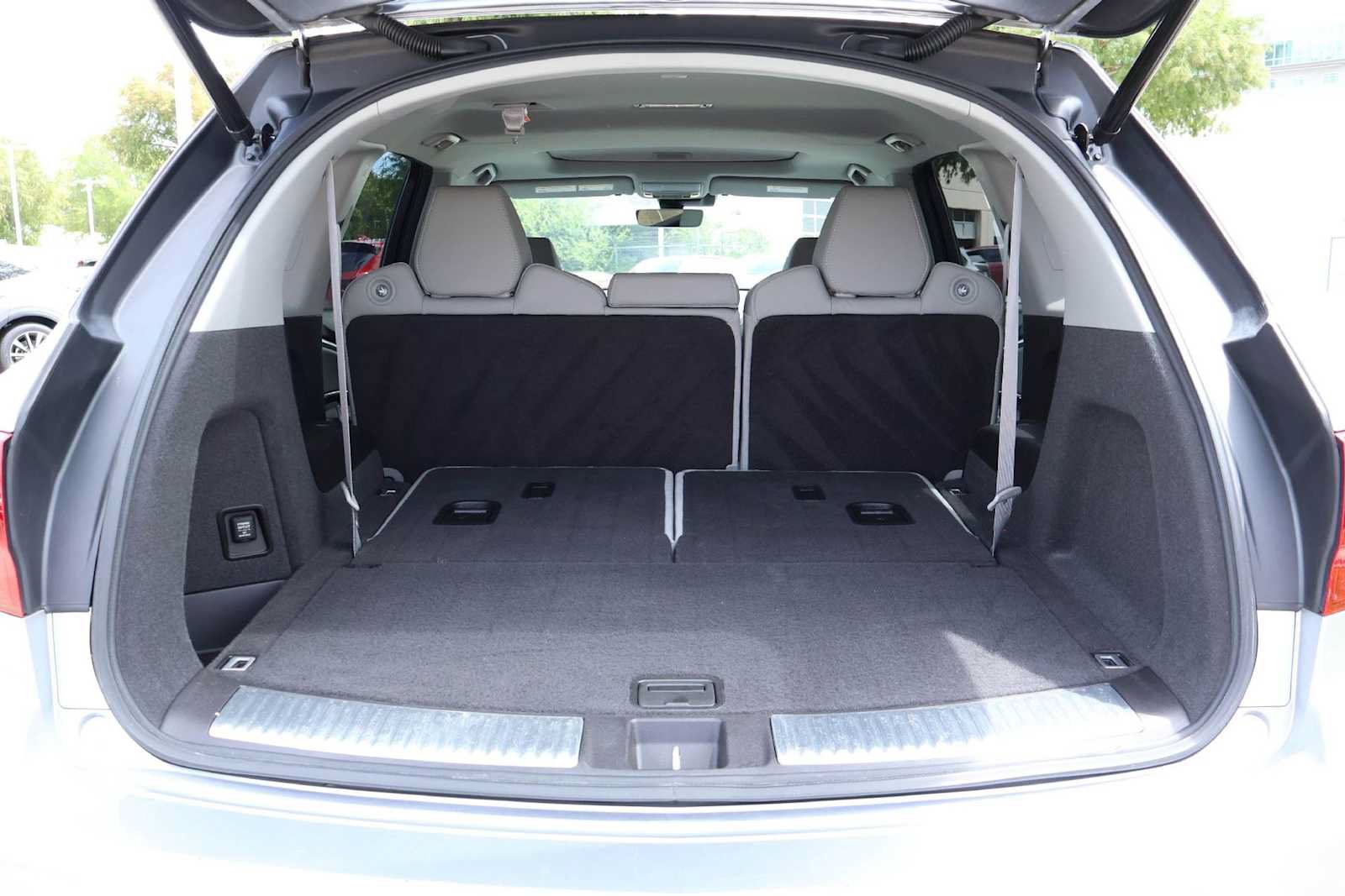 Certified 2018 Acura MDX FWD image 19