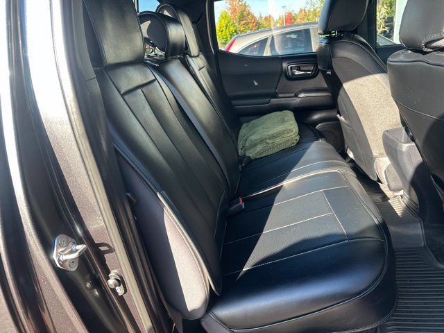 Certified 2018 Toyota Tacoma TRD Sport w/ Technology Package AWD/4WD image 11