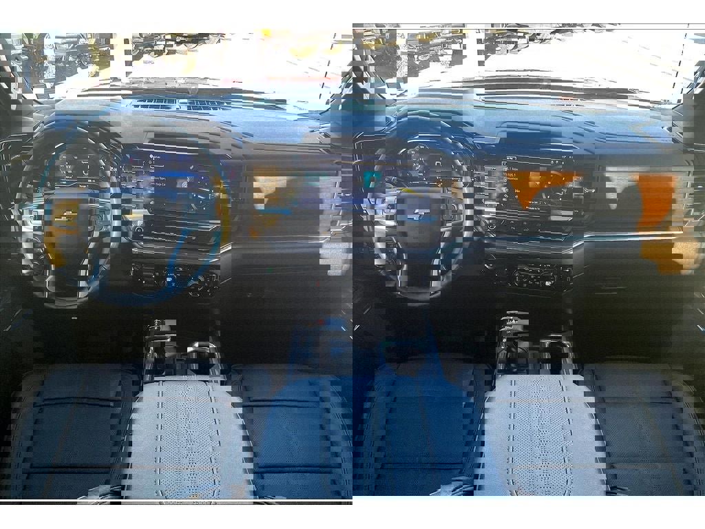 Used 2025 Chevrolet Silverado 1500 High Country w/ Technology Package image 17