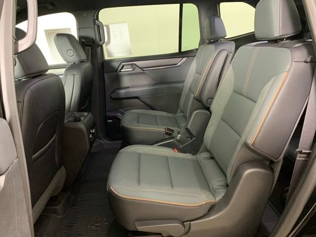 Used 2025 GMC Acadia AT4 image 25