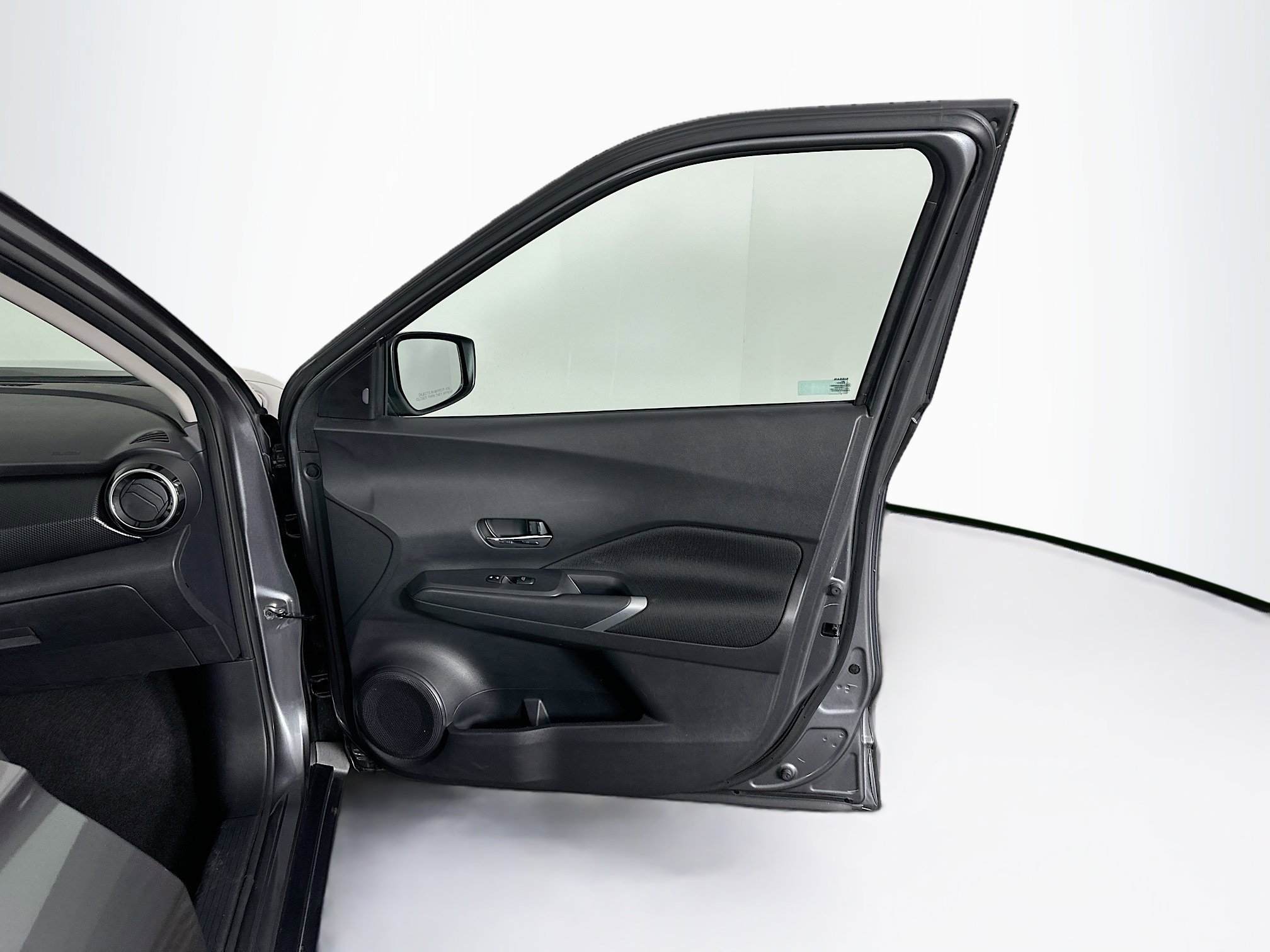 Used 2023 Nissan Kicks SV image 28